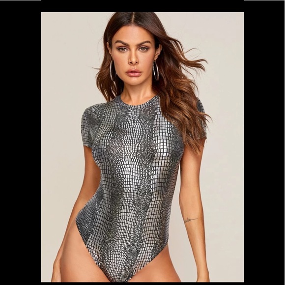 NWT! Metallic Crocodile Embossed Bodysuit sz XL - Picture 1 of 6